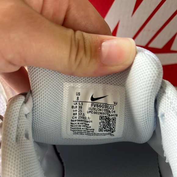 Nike P6000 Sneakers • Size 8 • NWT - Picture 6 of 6